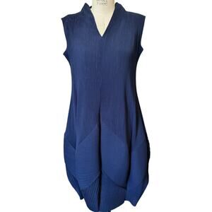 MC Oasis Micro Pleat Bloom Dress Women’s One Size Navy Blue Sleeveless